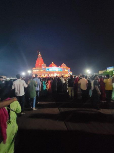 Night scenes around Hindu temple in Dehli.
